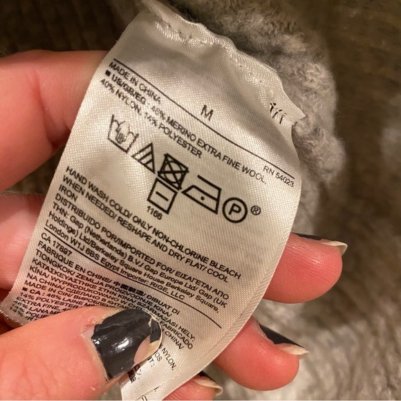 Banana Republic Sweater Turtle Neck - Picture 7 of 7